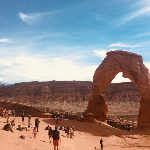 Meet your Posher, Karen & Morgan we 💕 clothes - Picture 7 of 8